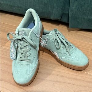 NEVER WORN Reebok Women's Mint Sage Green Sneakers Size 8.5